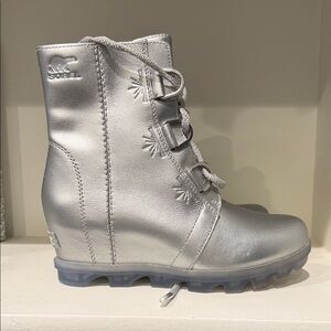 Sorel Disney Frozen Kids Metallic Silver Boots